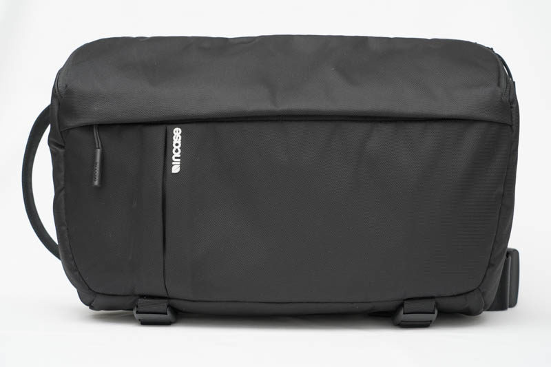 インケースカメラバッグ　Incase DSLR CAMERA BAG