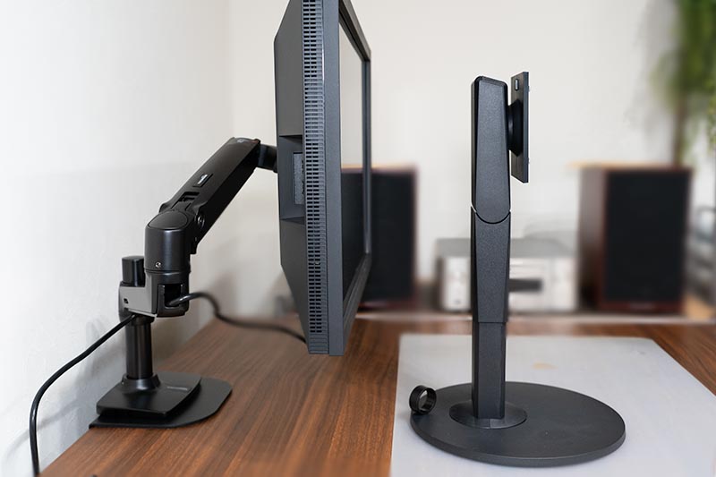 Amazon ベーシック モニターアームの取付けで困ったこと レビュー Life With Photo Amazon ベーシック モニターアームの取付けで困ったこと レビュー Life With Photo
